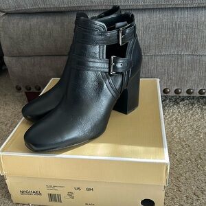MICHAEL KORS Blaze Ankle Boots Black Leather size 8 NEW